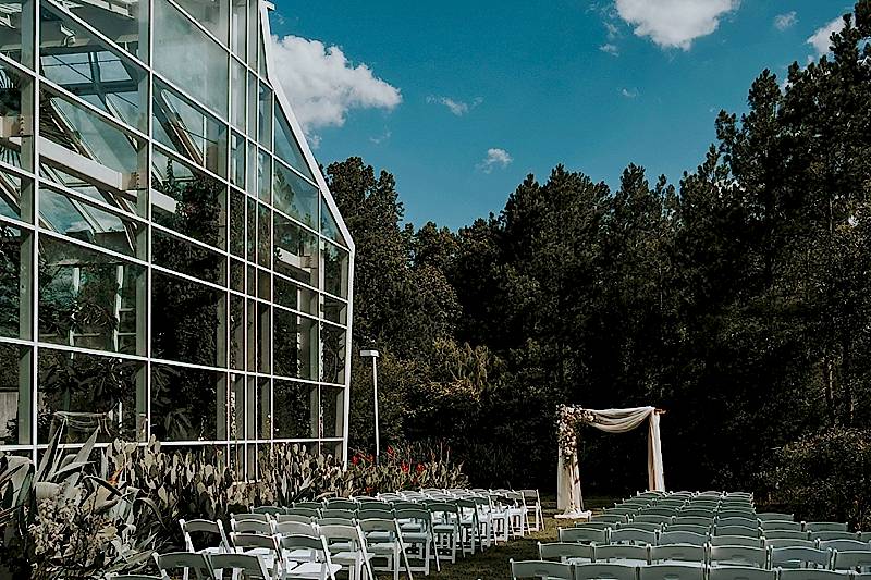 Durham NC outdoor wedding ceremony 