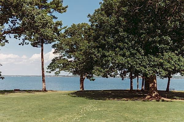 Geneva NY Wedding Photographer Belhurst Castle x