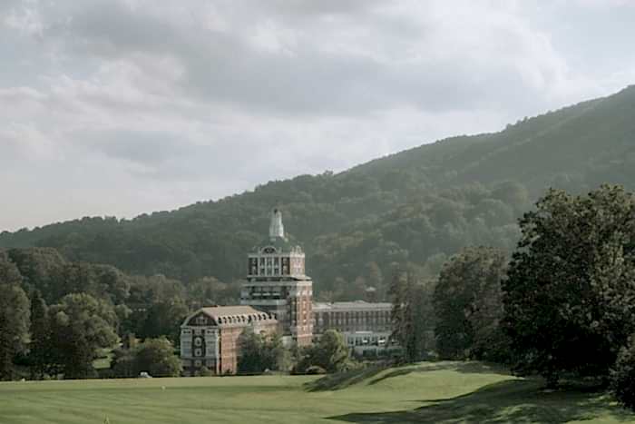 Documentary Virginia Wedding Photographer Editorial Homestead Resort Wedding Hot Springs VA x