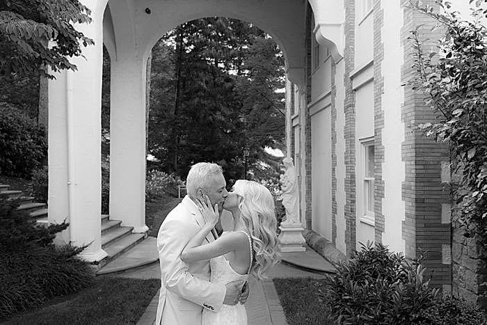 Documentary Virginia Wedding Photographer Editorial Homestead Resort Wedding Hot Springs VA x