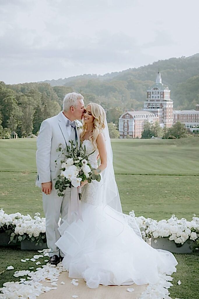 Documentary Virginia Wedding Photographer Editorial Homestead Resort Wedding Hot Springs VA x