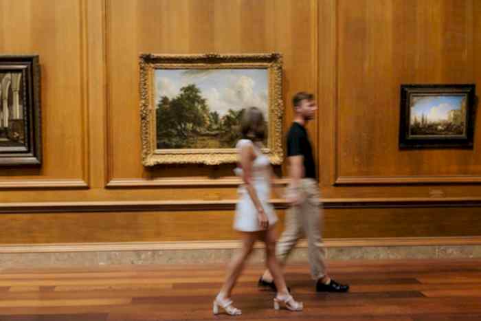 National Gallery of Art DC Engagment Session DC Editorial Wedding Photographer x