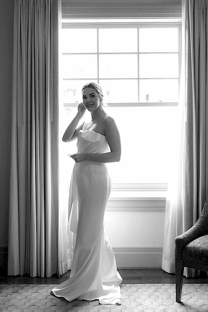 Virginian Hotel Wedding Lynchburg Wedding Photographer Documentary Candid Style x