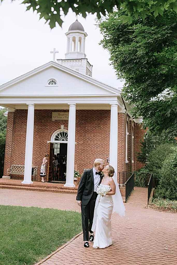 Virginian Hotel Wedding Lynchburg Wedding Photographer Documentary Candid Style x